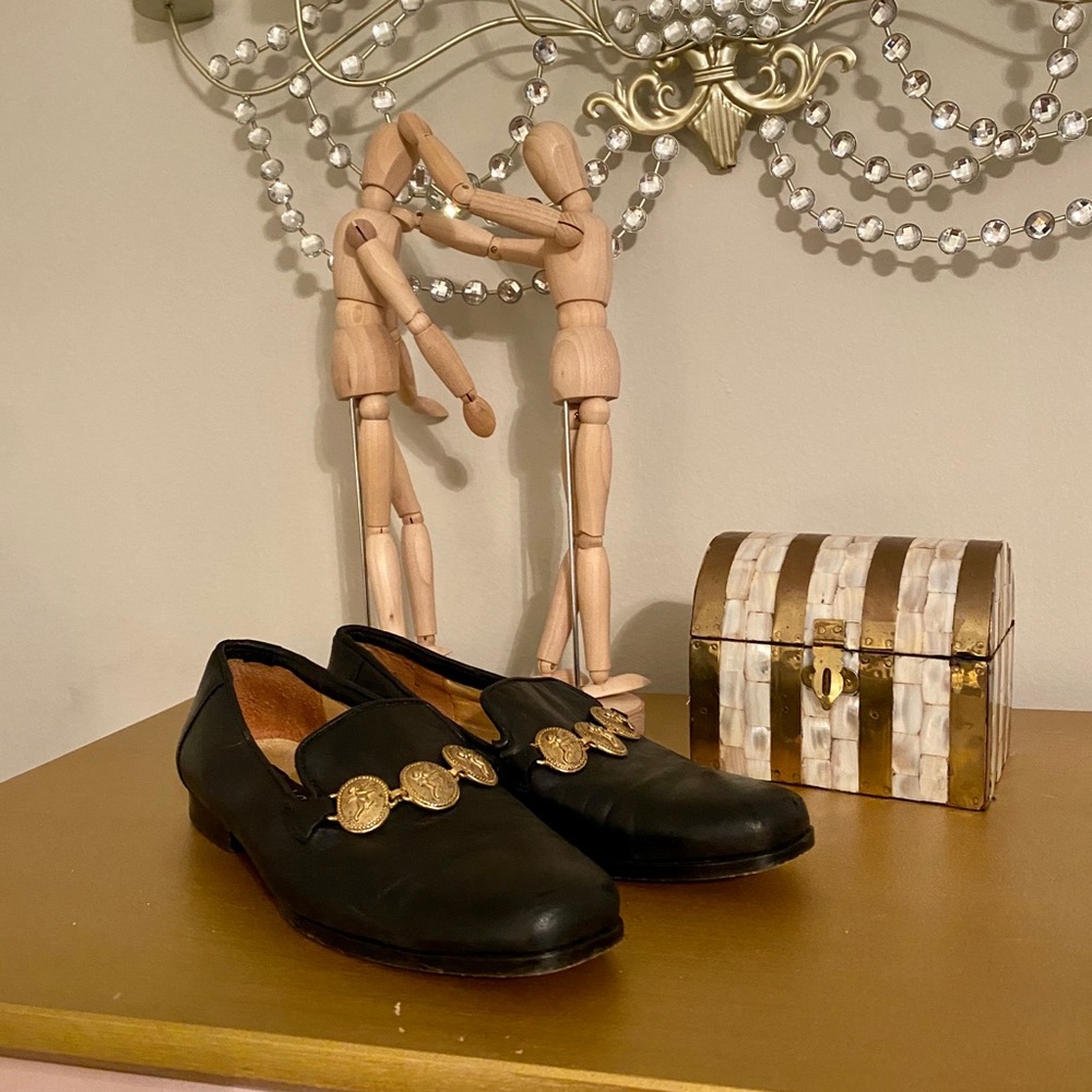 Vintage Kenneth Cole Loafers with Gold Medallions